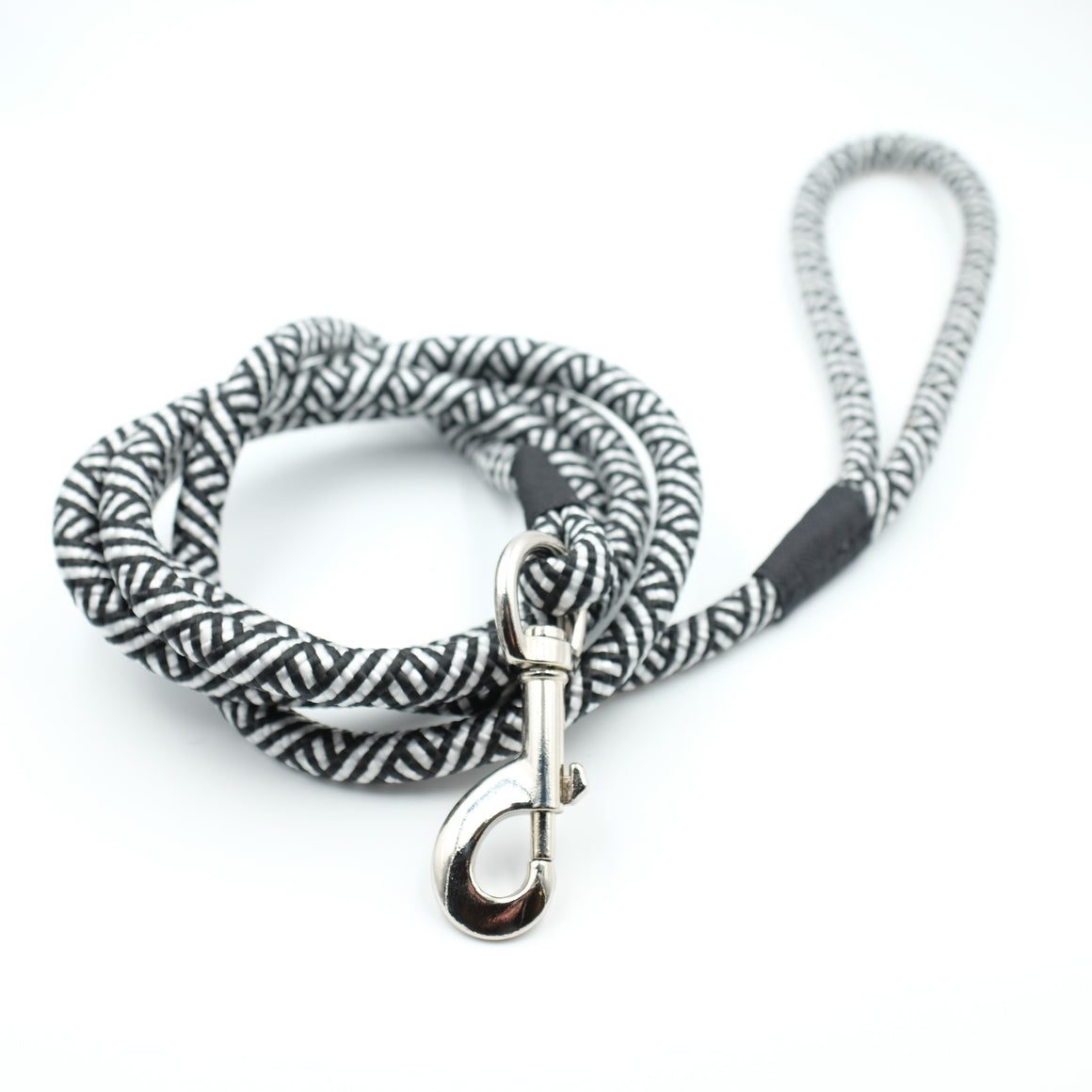 Black & White Rope Dog Leash, 4 foot